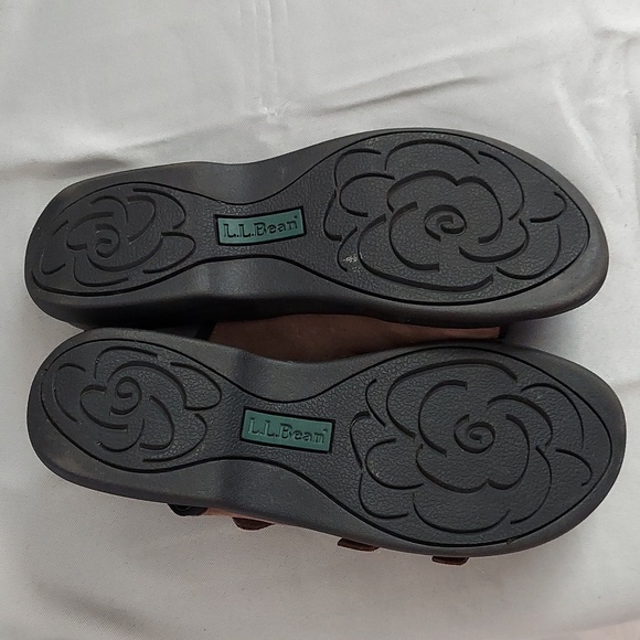 LLBean Sandals, Size 9, Sueded Brown, Slingback Stretch, 3 Buckle Straps, Sturdy - Picture 8 of 8